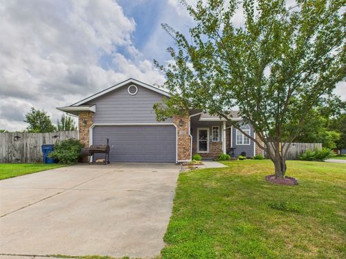 401 E Edinborough Cir, Bentley, KS, 67016-7407 | Card Image