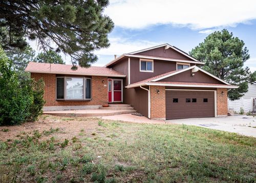 19 Hampton Ct, Pueblo, CO, 81001-1721 | Card Image