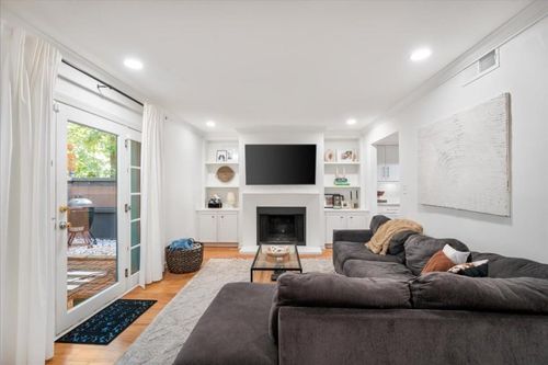 47 Ivy Trl Ne, Atlanta, GA, 30342-4200 | Card Image