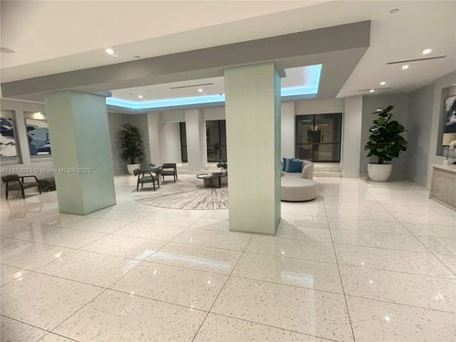 apt-2502-20335 W Country Club Dr, Aventura, FL, 33180-1695 | Card Image