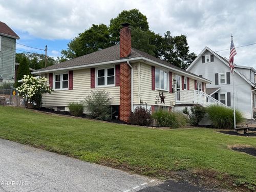 1303 Pine Street, Hollidaysburg, PA, 16648 | Card Image