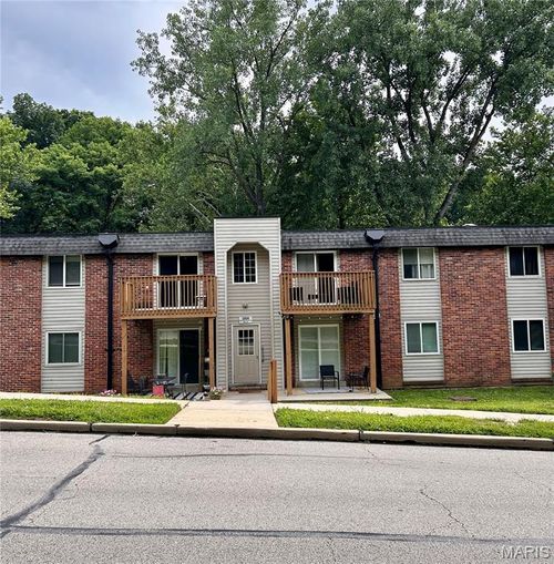 d-2800 Blackforest Dr, Saint Louis, MO, 63129-4030 | Card Image