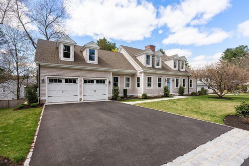 6 Revolutionary Rd, Lexington, MA, 02421-6618 | Card Image