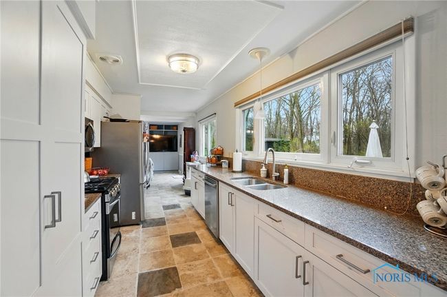 2257 N Carriage Ln, House other with 4 bedrooms, 4 bathrooms and 2 parking in Port Clinton OH | Image 16