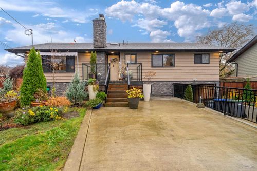 922 Seacrest Crt, Port Moody, BC, V3H1K5 | Card Image