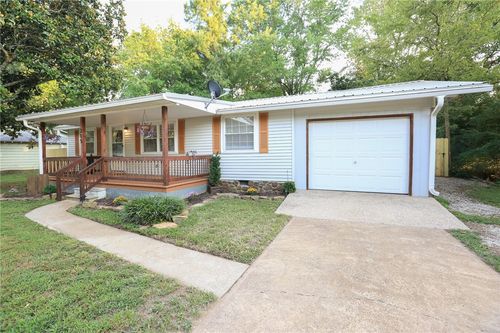 305 Hawkins Ave, Huntsville, AR, 72740-9120 | Card Image