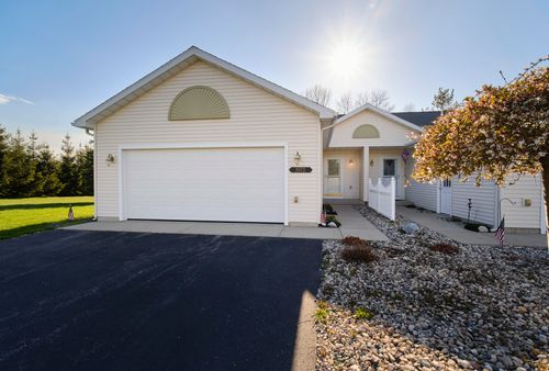 1972 Pine Ridge Dr, Manistee, MI, 49660-8958 | Card Image