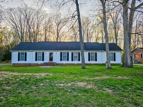 331 Hilltop Dr, Shelbyville, TN, 37160-4807 | Card Image