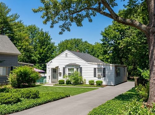 69 Appleton St, Saugus, MA, 01906-3364 | Card Image