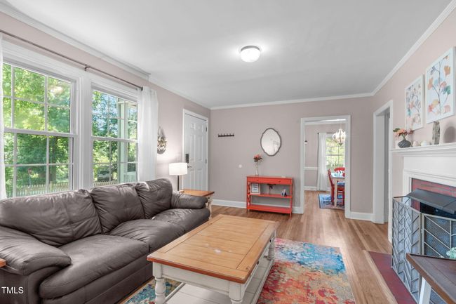 Living Room | Image 10