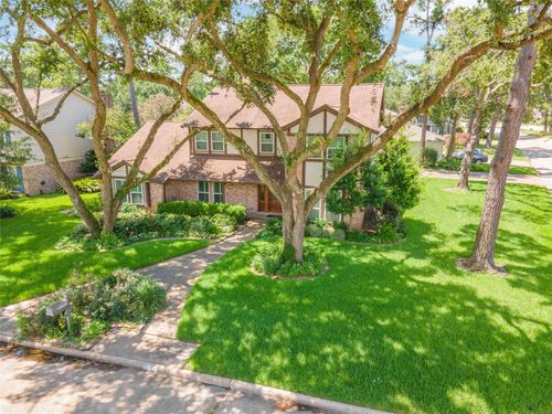 10902 Brentway Dr, Houston, TX, 77070-3912 | Card Image