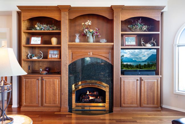 Fireplace on main level | Image 8
