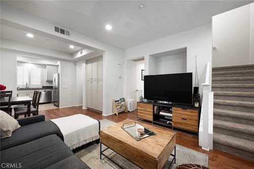 142 Pantheon, Irvine, CA, 92620 | Card Image