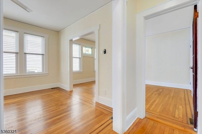 27 Field Rd, Home with 5 bedrooms, 2 bathrooms and null parking in Maplewood NJ | Image 5