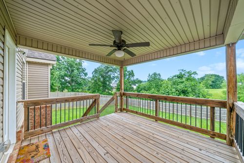 326 Wingfield Dr, Clarksville, TN, 37043-2136 | Card Image