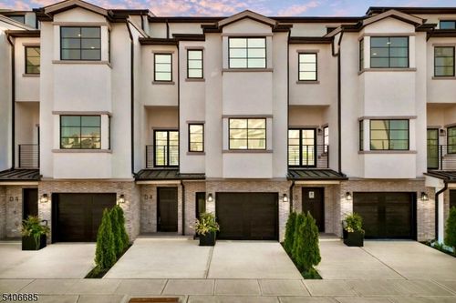 6-6 Harbor Front Ter, Elizabethport, NJ, 07206-1949 | Card Image