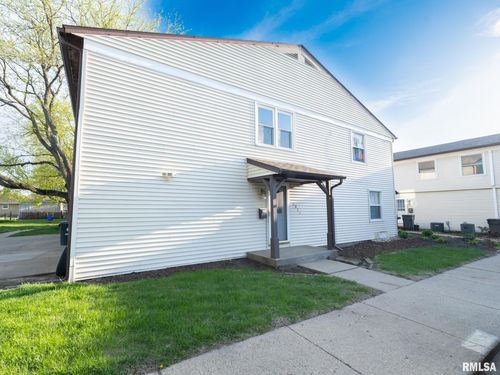 1024 Florence Ave, Pekin, IL, 61554-3037 | Card Image