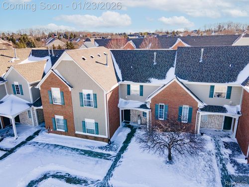 2104 Monarch Dr, Shelby Twp, MI, 48316-5615 | Card Image