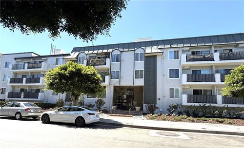 8163 Redlands St, Playa del Rey, CA, 90293-8615 | Card Image