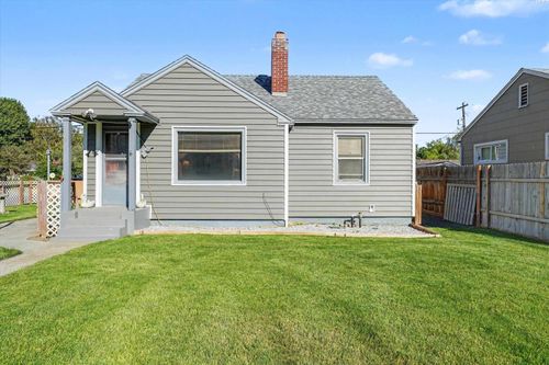 204 E St Sw, Ephrata, WA, 98823 | Card Image