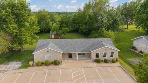 1024 W Battlefield St, Springfield, MO, 65807-4132 | Card Image