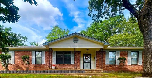 205 Windhill Dr, North Little Rock, AR, 72118-2537 | Card Image