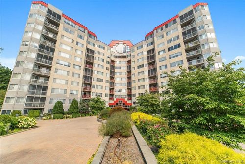 9ce-10 Stewart Pl, White Plains, NY, 10603-7004 | Card Image
