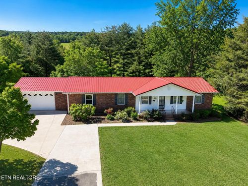 124 Lincoln St, Crossville, TN, 38572-1757 | Card Image