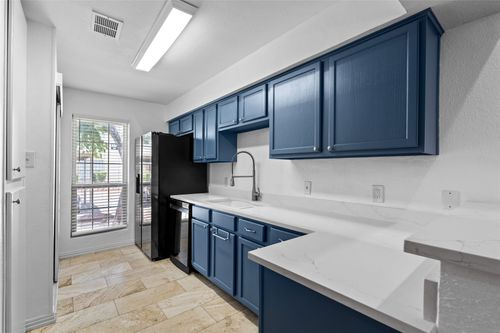 apt-a-350 W Harwood Rd, Hurst, TX, 76054-3075 | Card Image