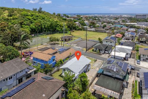 1592 Perry St, Honolulu, HI, 96819-3626 | Card Image