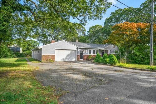 11 Jeanatta Ave, Mastic, NY, 11950-4803 | Card Image