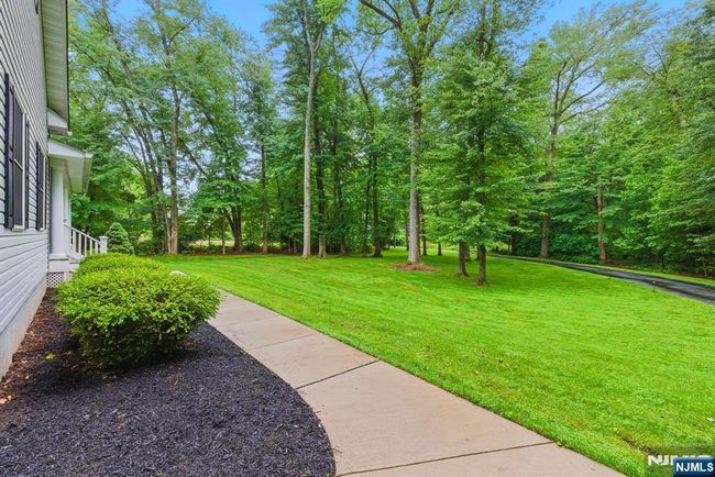 166 Horseneck Rd, House other with 4 bedrooms, 4 bathrooms and null parking in Fairfield NJ | Image 4