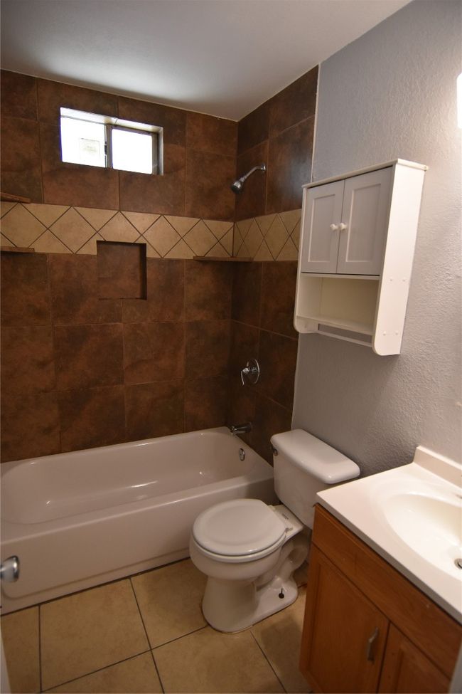 2913 E 51 St St, Home with 3 bedrooms, 1 bathrooms and null parking in Austin TX | Image 19