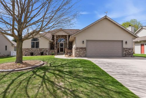 489 Braatz Drive, Kewaskum, WI, 53040 | Card Image
