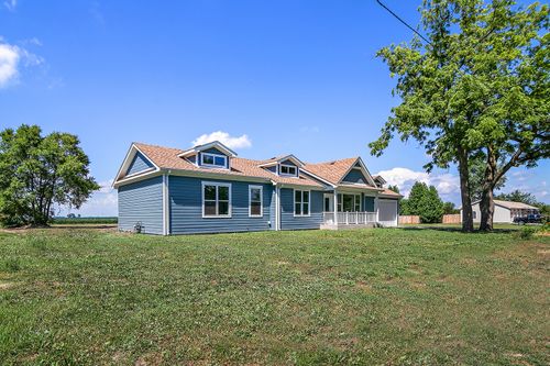 121 Pine St, Buckingham, IL, 60917-1030 | Card Image