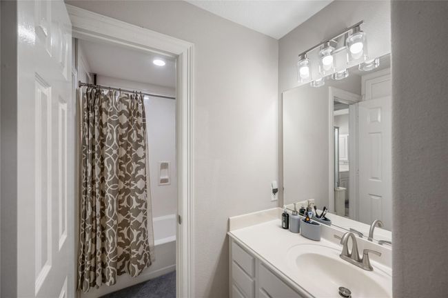 29518 Timber Trail St, House other with 5 bedrooms, 4 bathrooms and 2 parking in Spring TX | Image 33