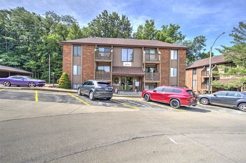 d6-411 Woodside Trl, Decatur, IL, 62521-2301 | Card Image