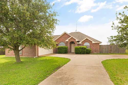 200 Flower Meadows Dr, Waxahachie, TX, 75165-6942 | Card Image