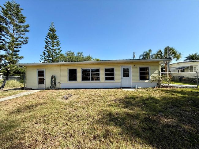 11812 Sw Spring Lake Dr, House other with 3 bedrooms, 2 bathrooms and null parking in ARCADIA FL | Image 5
