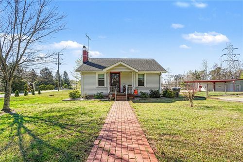 11 Bainbridge Drive, Greenville, SC, 29611 | Card Image