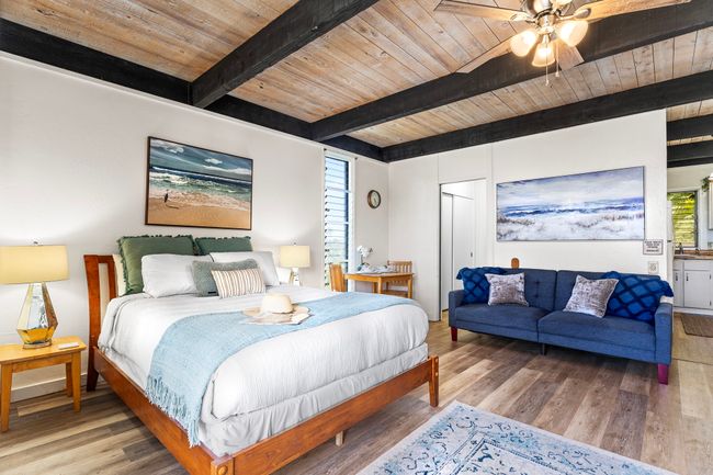 Beachy charm meets comfort in this welcoming studio retreat | Image 7