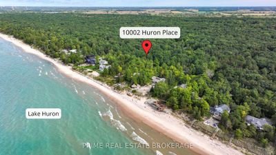 10002 Huron Dr, House other with 2 bedrooms, 4 bathrooms and 6 parking in Grand Bend ON | Image 2