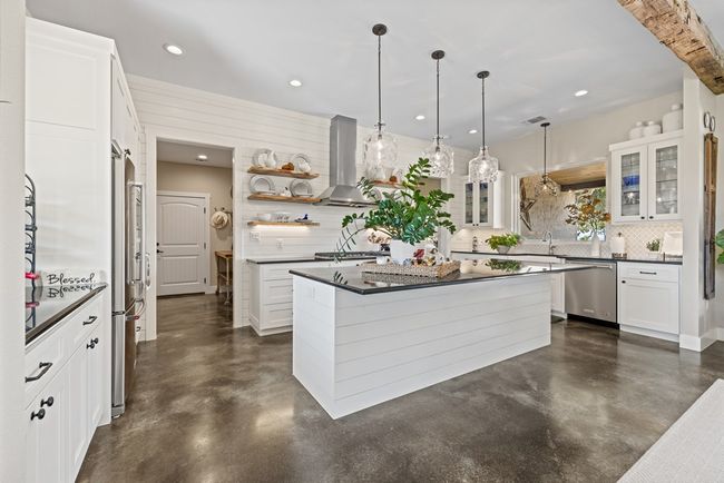 1944 Axis Cir, Home with 3 bedrooms, 2 bathrooms and 2 parking in Fredericksburg TX | Image 8