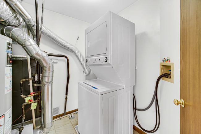 4 - 215 Sierra Pass Dr, Condo with 2 bedrooms, 2 bathrooms and 1 parking in Schaumburg IL | Image 19