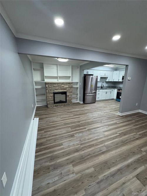 unit-1-8275 Kennedy Cir, Warren, MI, 48093-2139 | Card Image