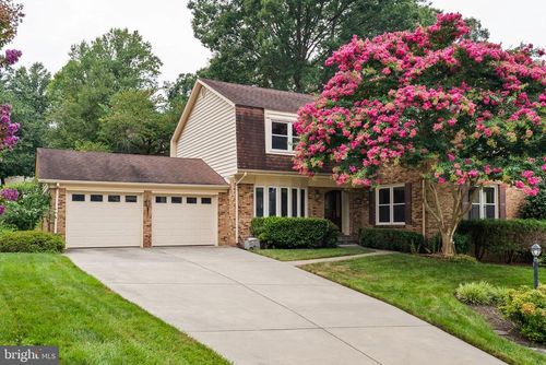 8907 Glade Hill Rd, FAIRFAX, VA, 22031-3221 | Card Image