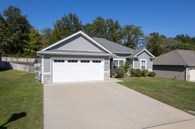 3914 Clydesdale Dr, House other with 3 bedrooms, 2 bathrooms and null parking in COLUMBIA MO | Image 2