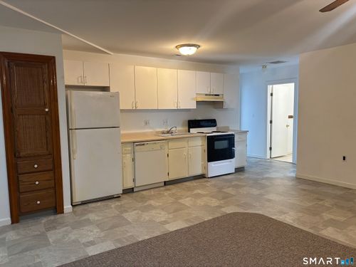 10-d-10 Collins St, Hamden, CT, 06514-4051 | Card Image