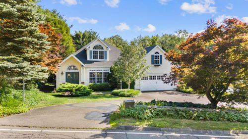 50 Middlebrooks Ave, Trumbull, CT, 06611-3013 | Card Image