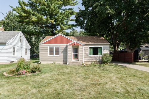 918 Clark St, Watertown, WI, 53094-7121 | Card Image